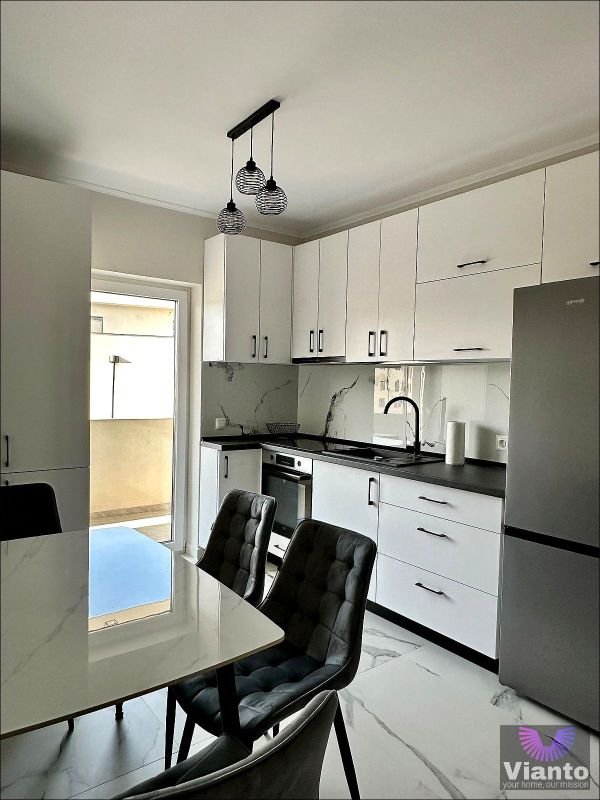 33303d6ed6f04806bf004af9e44d4c57