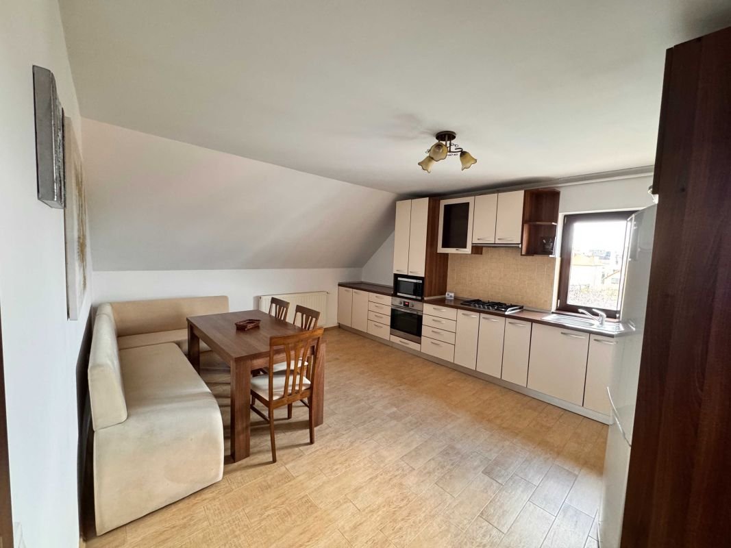 73f9cd68fb964a6b9c7bffdb67ef1646