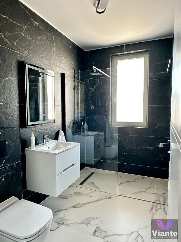 814c1c2f496f44d49a83fb9217bdeb6a