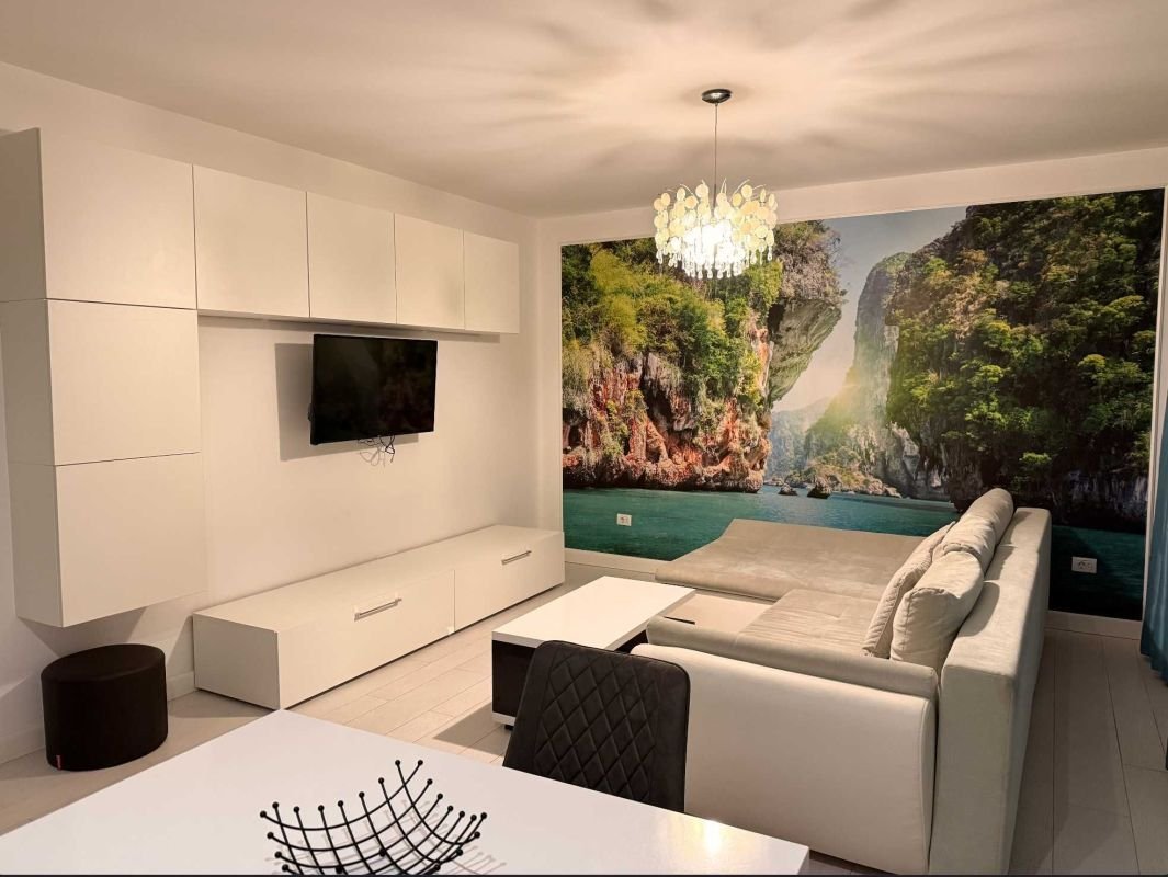 8aa6c04017bc49339ab5e42847f3d393-4