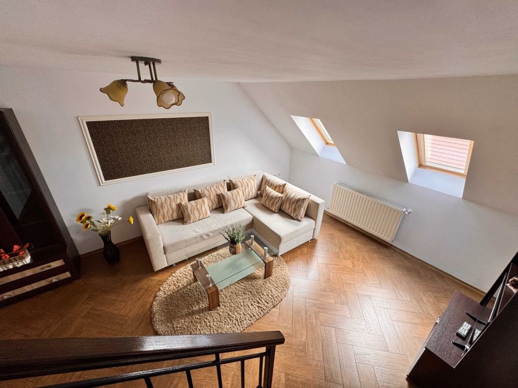 8cb1940348e241a3a3a3f549aa085fbc