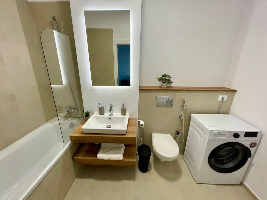 077baf1dcae34e40bc2f204f4d0f069f