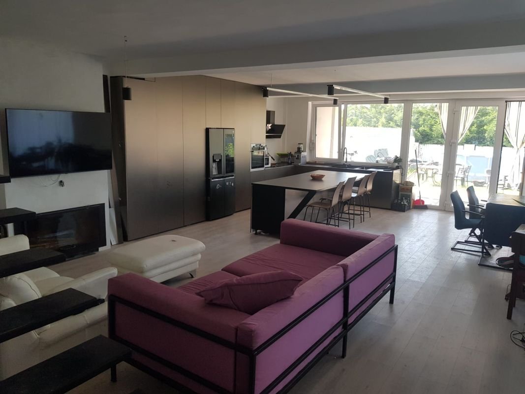 07e495356efb42659a013e66fcb05c97