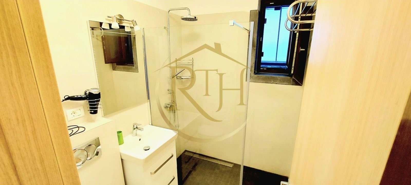 13b4241324fb4721bf1989e20225bf4c