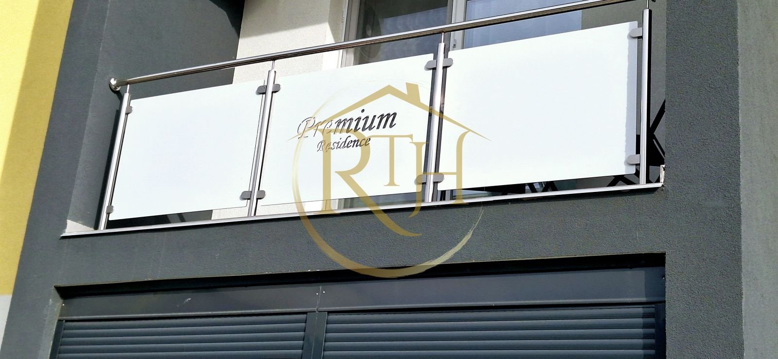 1e6d39ee06e84c7d83bfcb6fb7633754