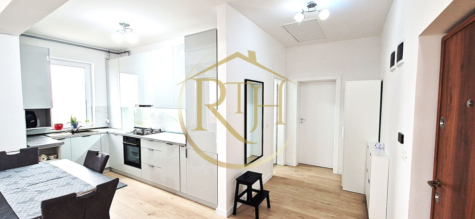 2041d57e8def40e58b3572de313f190b