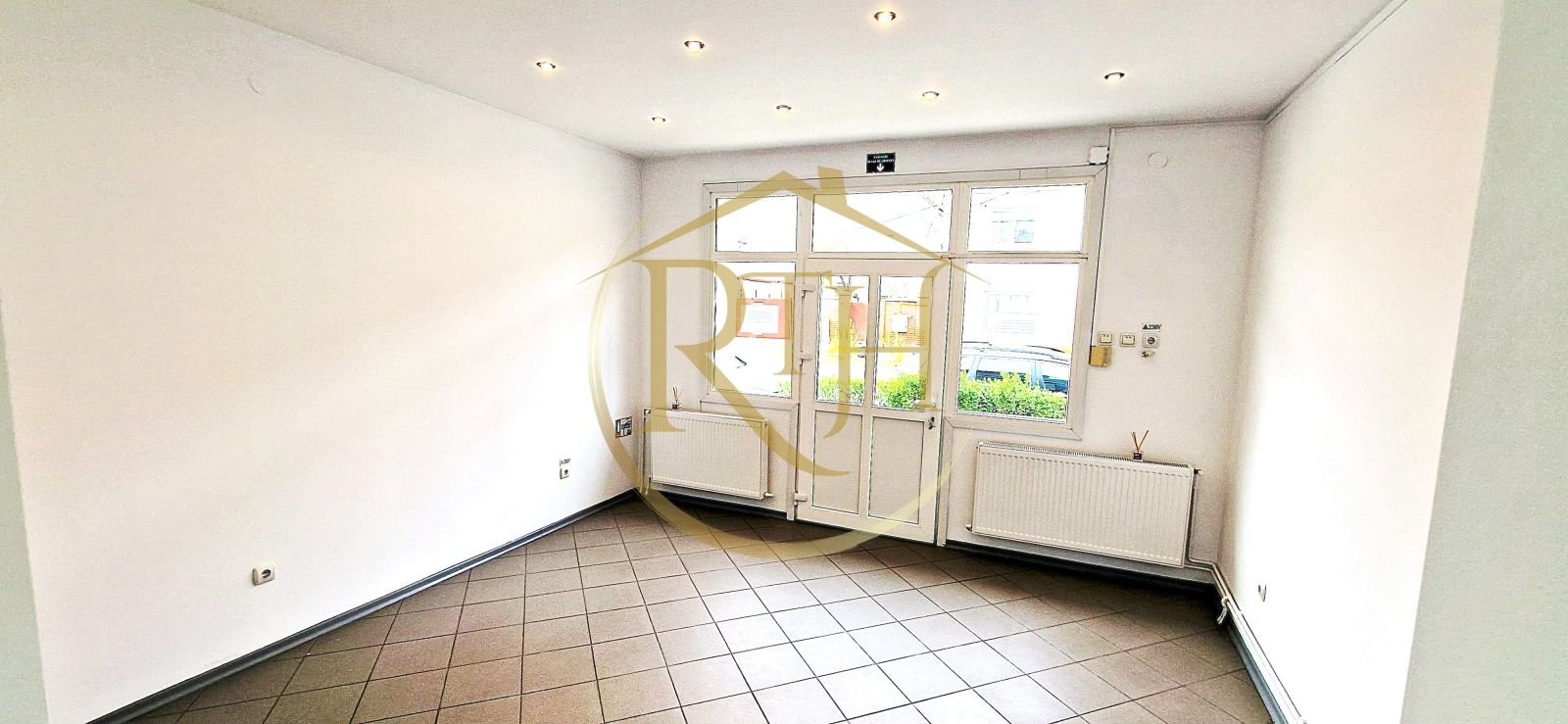 231c9f613b9549359a7eb0a3fabeebd2