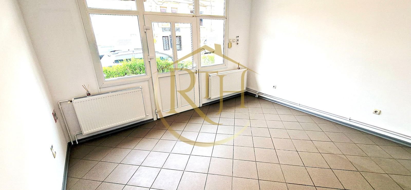 28fe7125ae90435ab6d92a461a5a6a0c