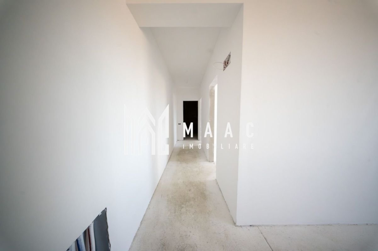 295fb1596d11403a85c2f63669e4317e-1