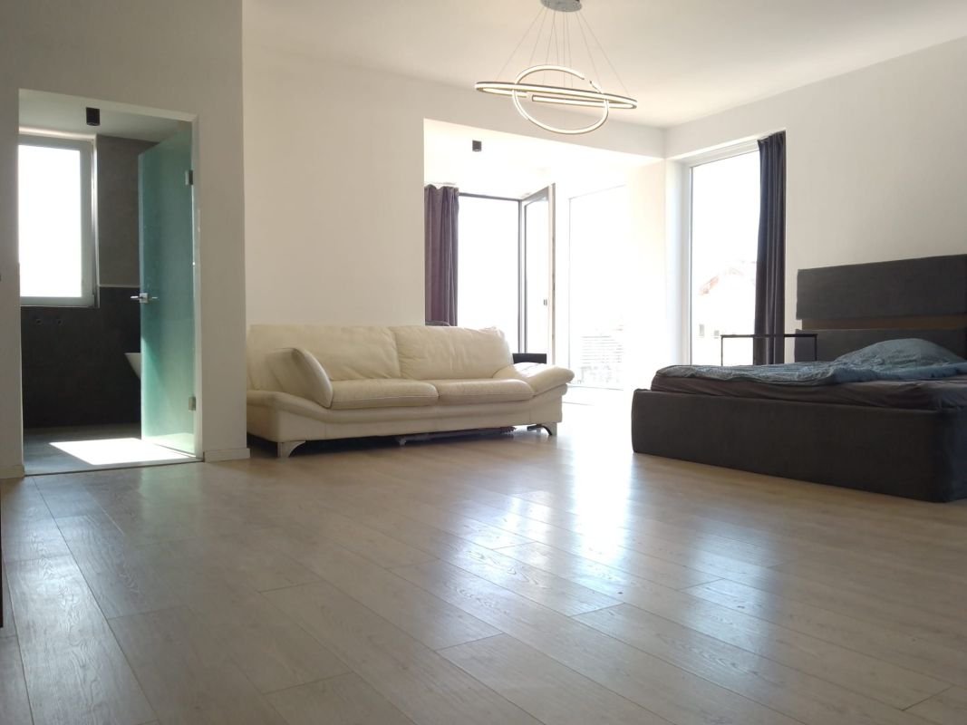 33869117032d40e49b6905a0aa0c5276