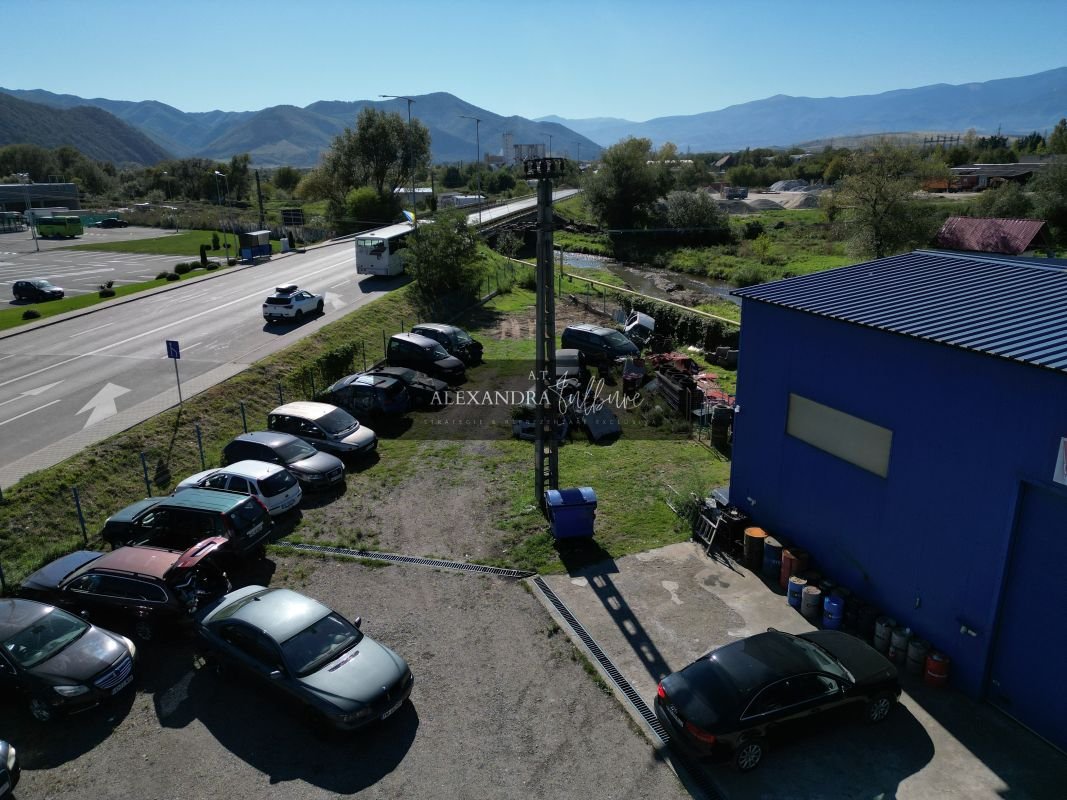 3709002c256b4ea8bbbfb06de7cf1365-1