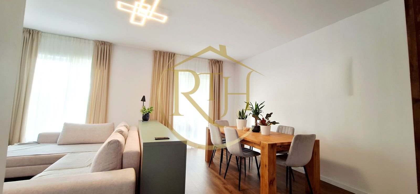 4237e828b52141ffb659976e536f2265