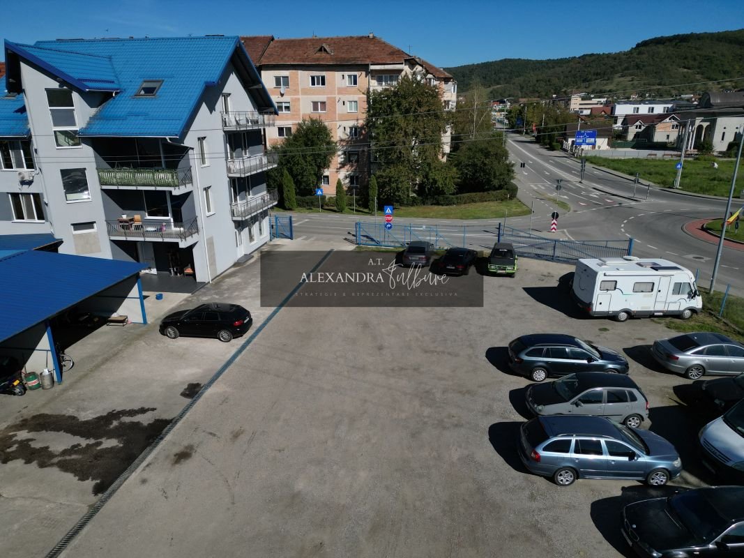 438f1f1c68aa45fc945d6bae4ee767c8-1