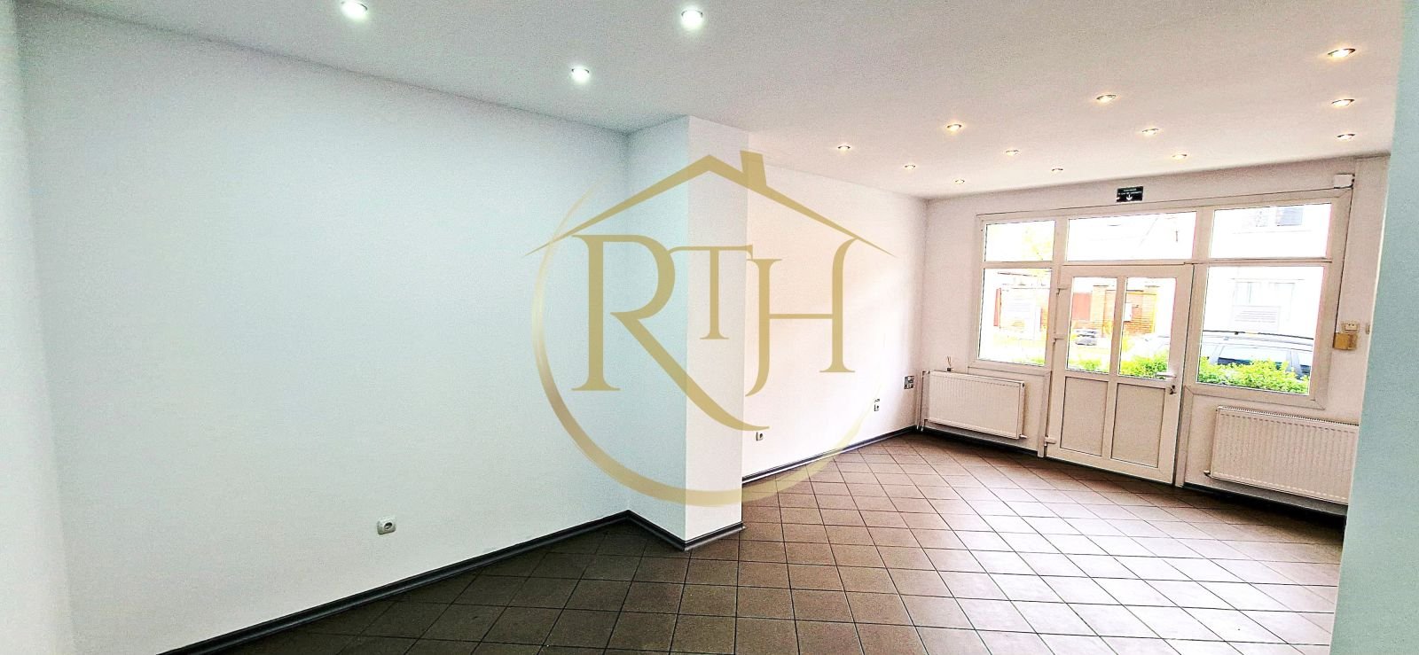 47f6218424124b53baf385e363a7e99b