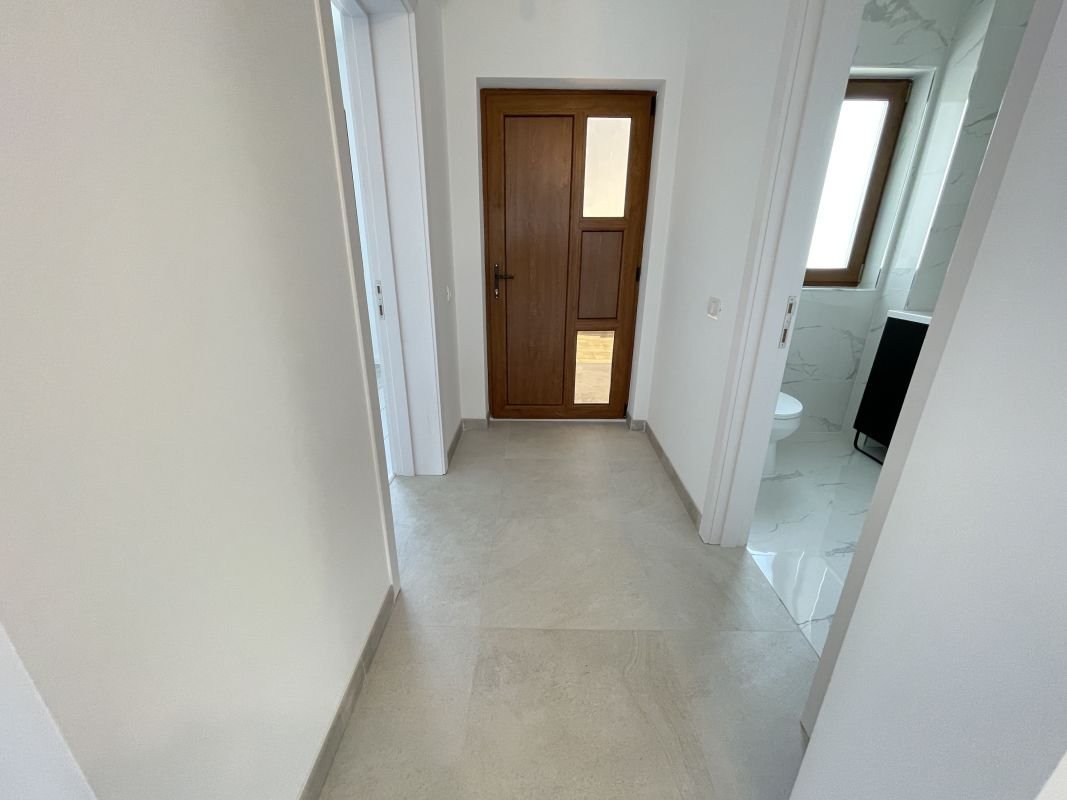 5af3350982294cae89d74cd690b2cb0d-1