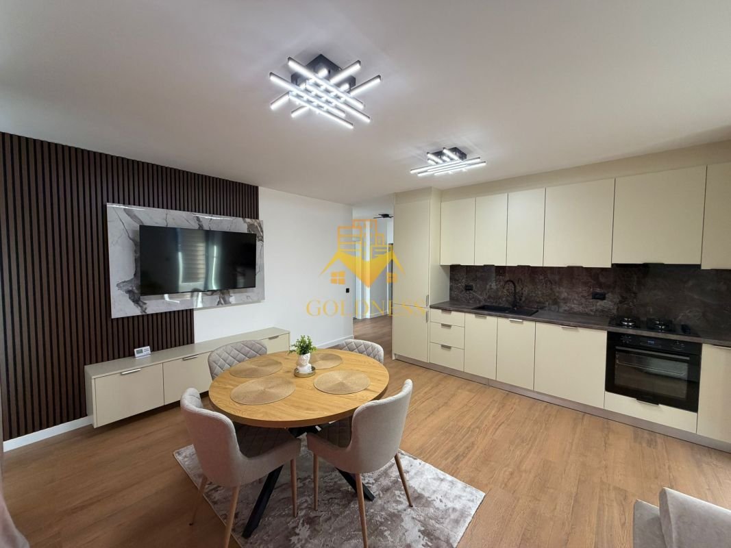 5c94e9d038f24effbaf0bc66772e9e61