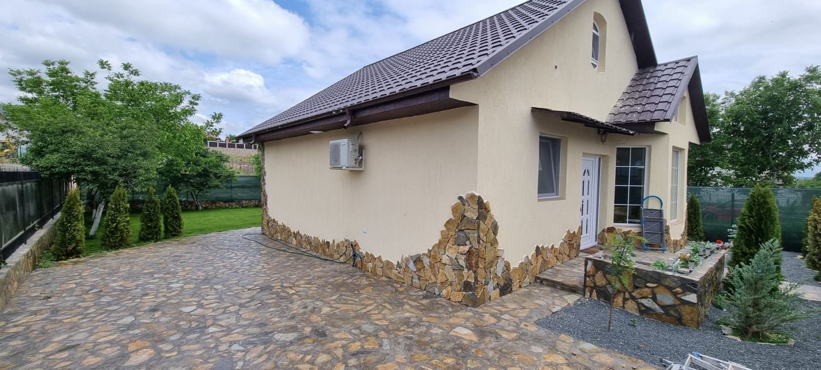 5d64542b785649fb8fdeb19508d9c588