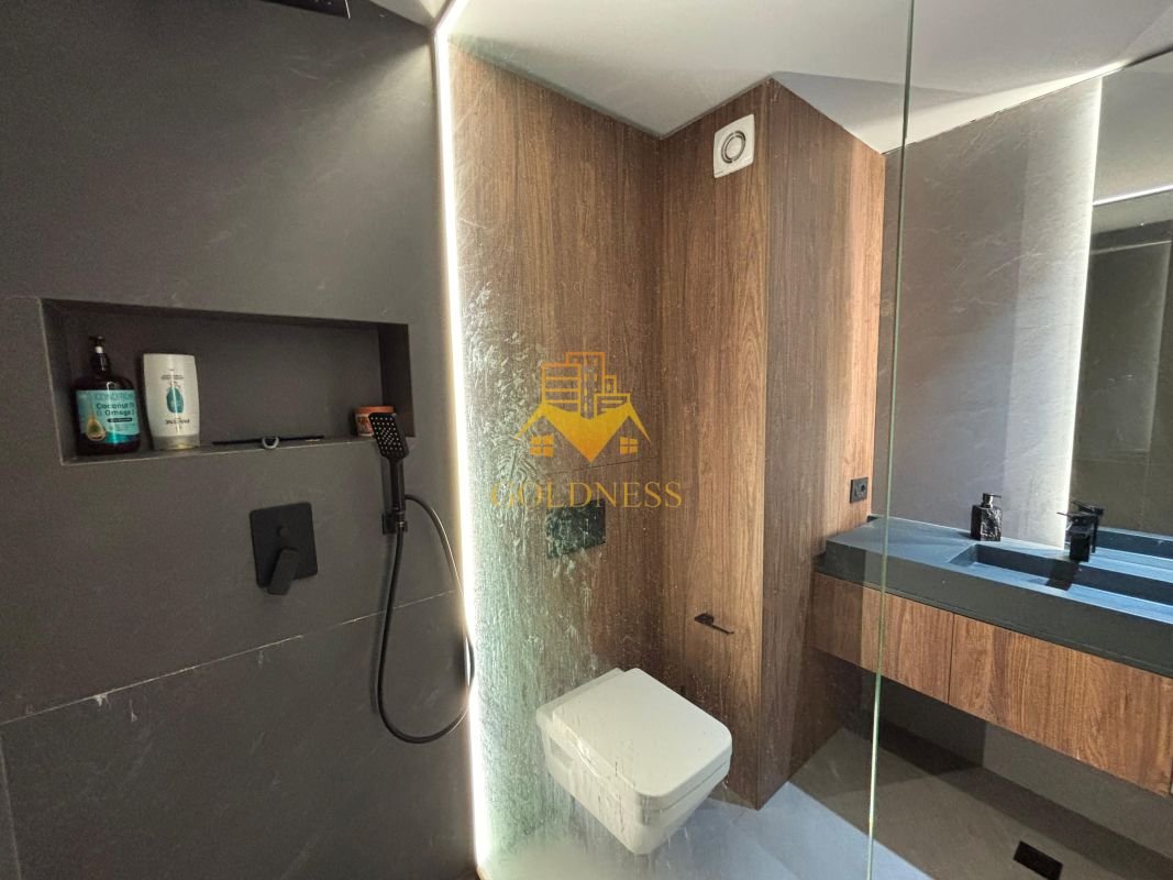 5da42c156b6d458481ef8f914c8ed68e