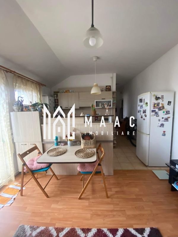 657b233f9aa14f1f9aaaae4514e045c4-1