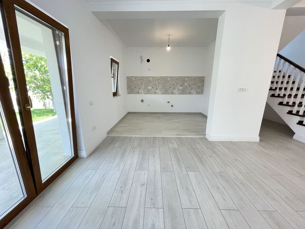 6cdc4114aa4540e4b6f9db54c756812a-1