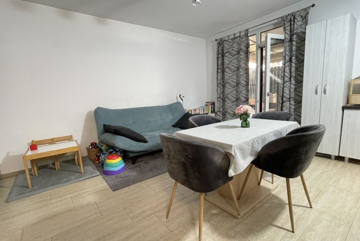 Apartament 2 camere parter, curte proprie-Dumbravita