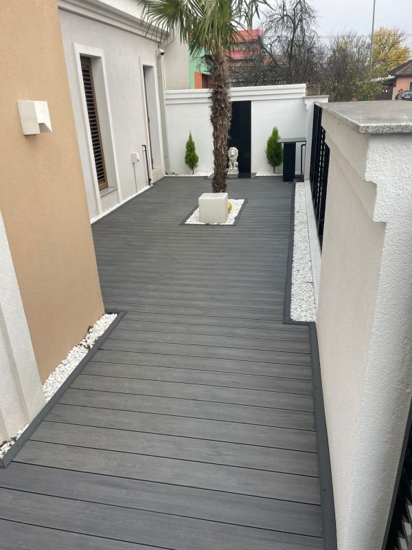 ad761532d03f4b85b629673ef46f5b2b