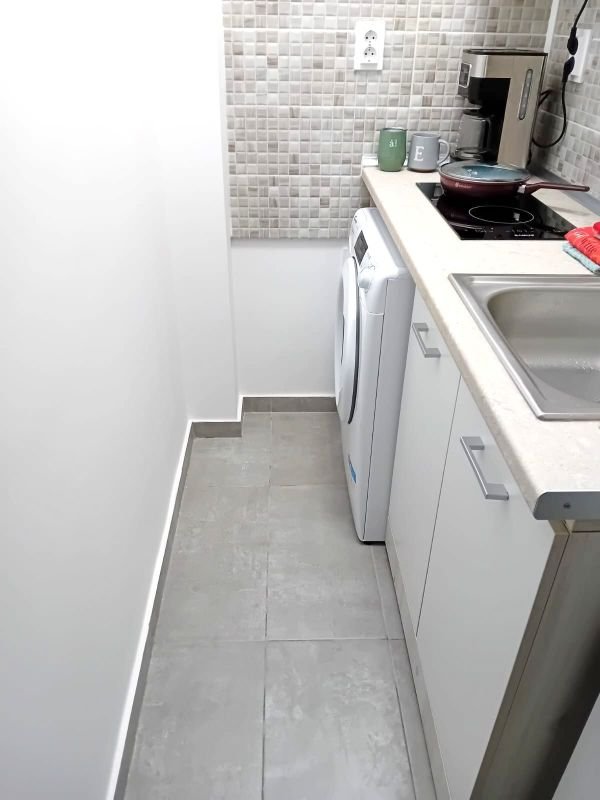 b5f93621c0be40fa8a0c3f65dc837ef2