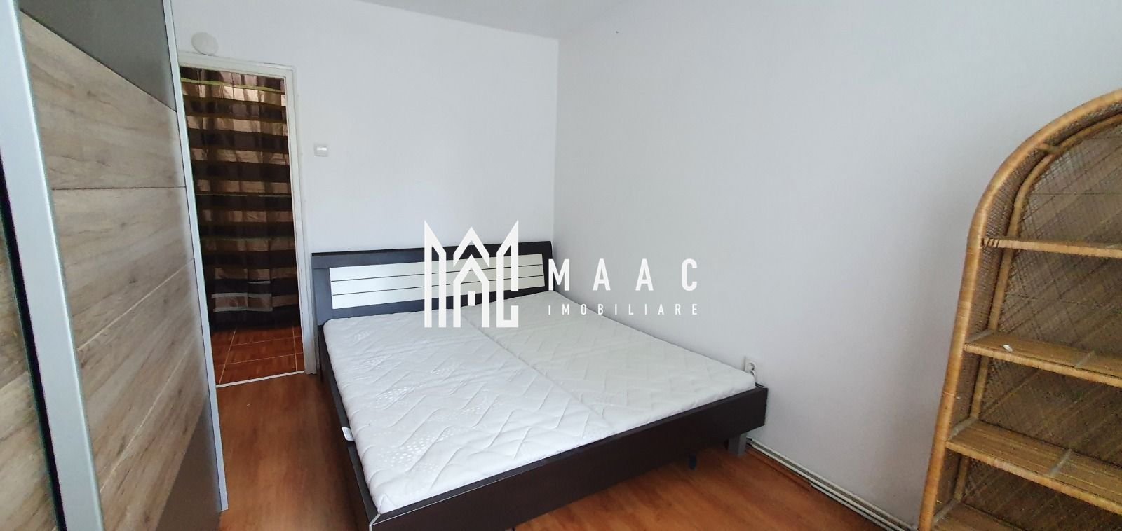 bc5fcfb3997a4b4da2acebda3aa910ef-1