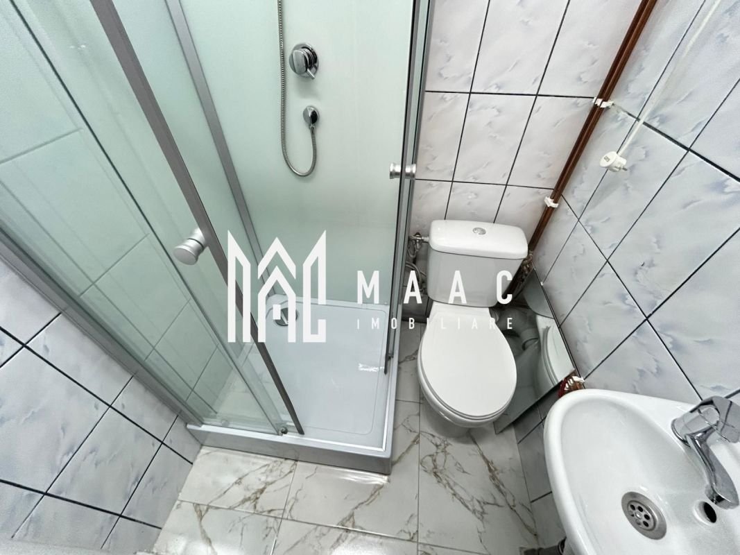 beee6ff493934da591f28f2ebd8551e6