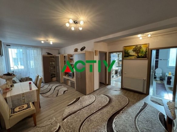Apartament cu 3 camere || str Florilor