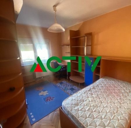 Apartament cu 4 camere decomandate || Plopilor