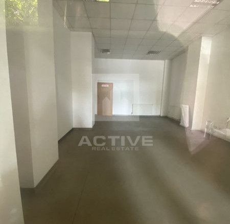 Spatiu comercial || sens giratoriu