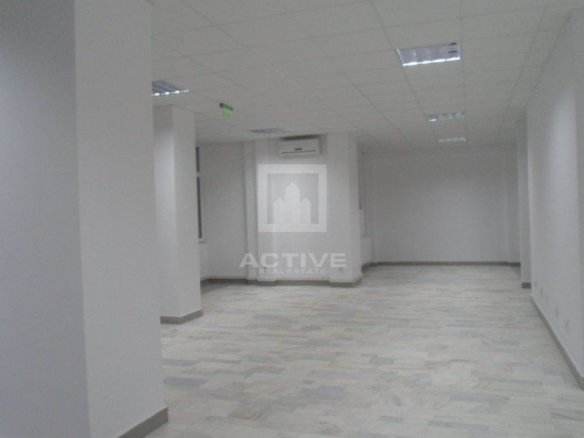 Spatiu comercial- str fabricii
