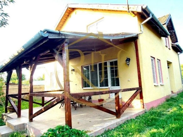 Oferim spre vanzare casa, 6 camere, 162mp utili, 809mp teren, in Giroc
