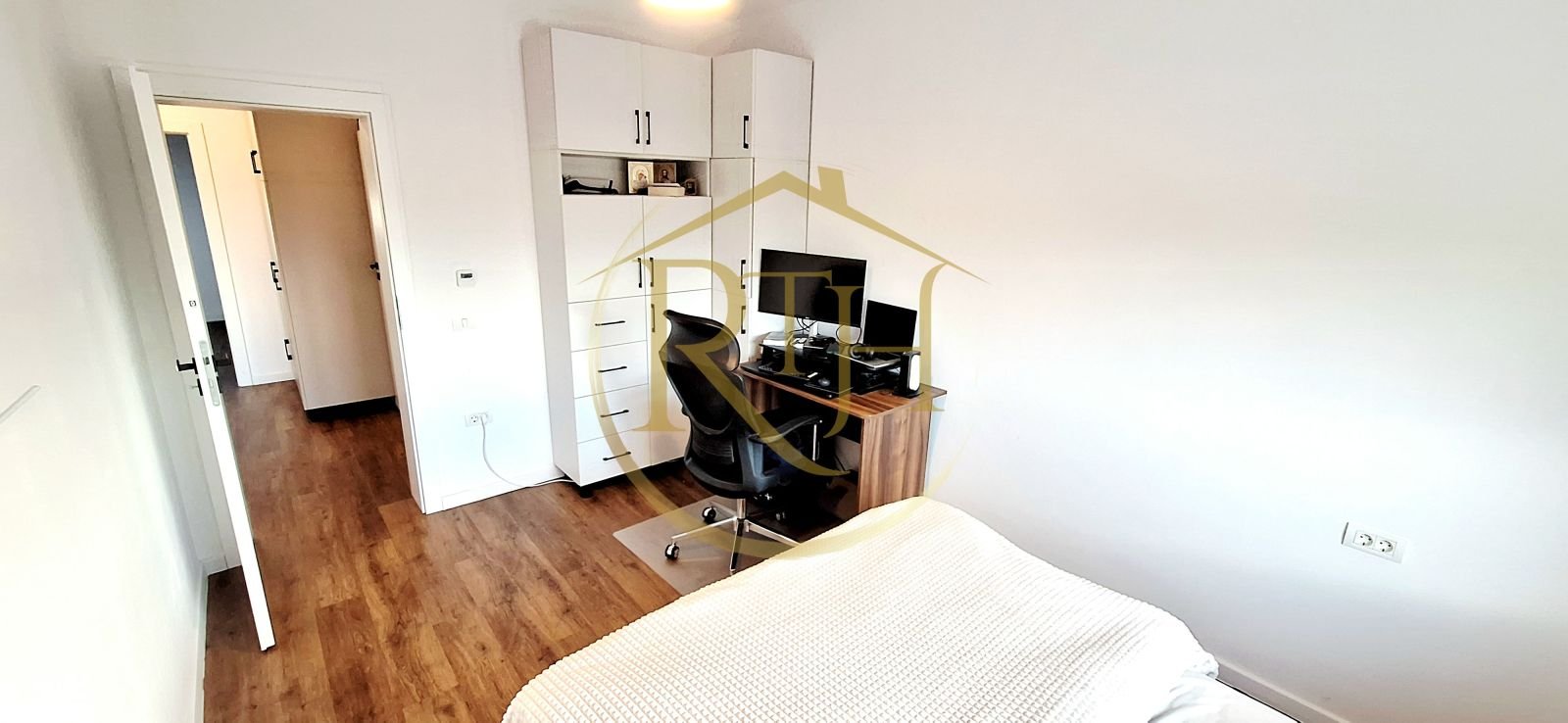 df1f68ede76c45d4ae411537f35a4f9c