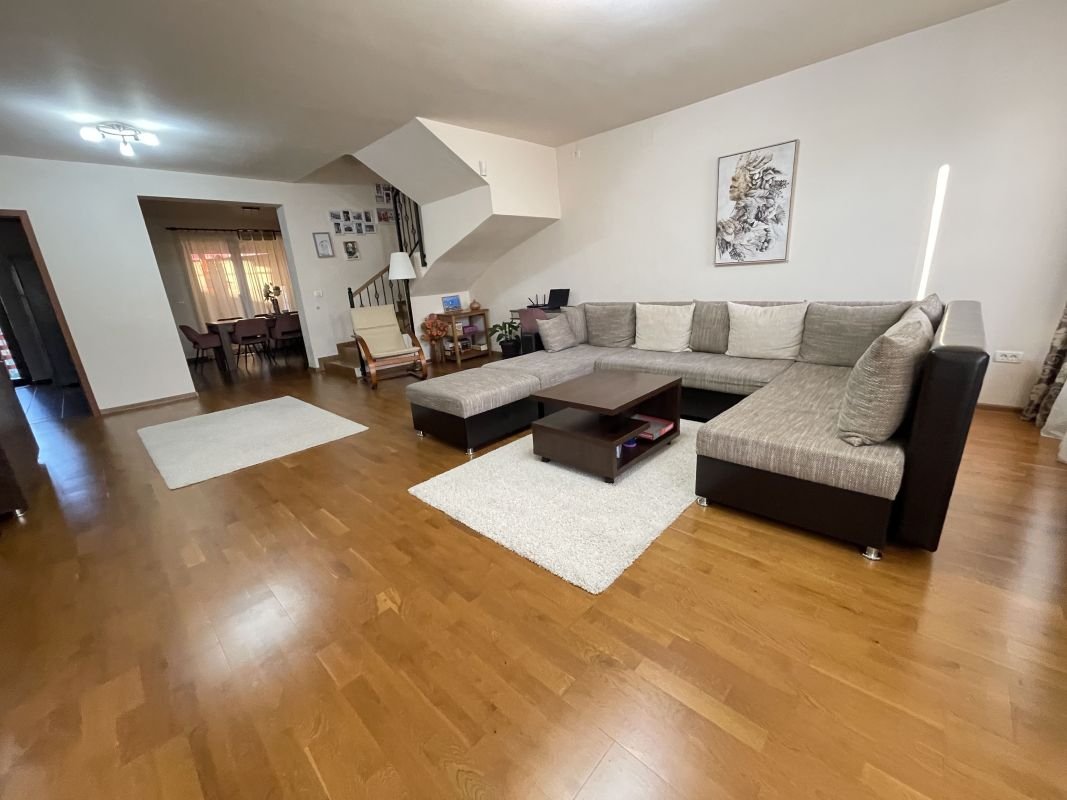 e36a6c2f230d46f09a238c8cc76d216f