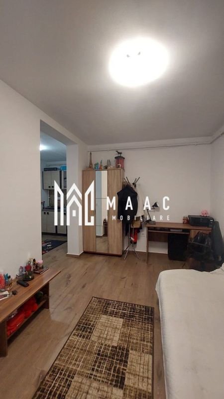 e536061160624c4cbec6913bb4b7ec45