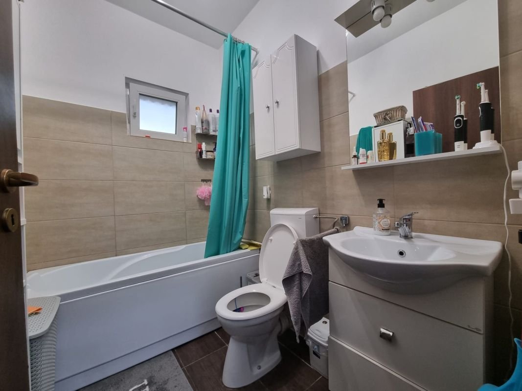 e95f43e62f4e4261a31af9c829d2f9b7