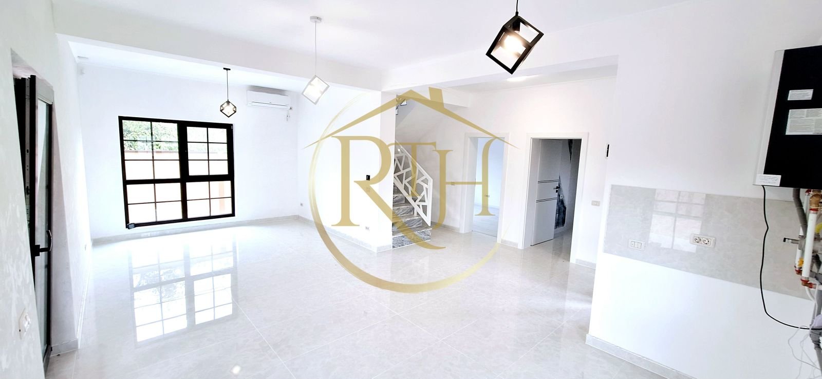 f742d55584104d4ca58101f25ad4d204