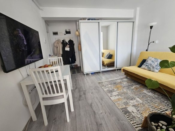 Studio dormitor separat etaj 2 cu parcare privata in Arhitectilor