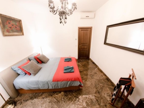 Universitate apartament 5 camere 220 mp de inchiriat