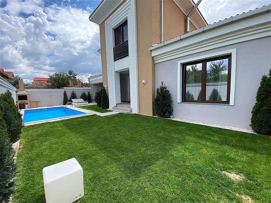 Proprietate de lux cu piscina si design modern-Dumbravita