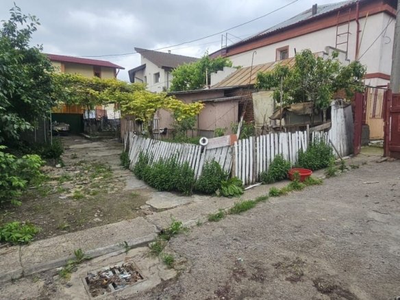 Teren de vanzare – Piata Centrala, 300mp, toate utilitatile