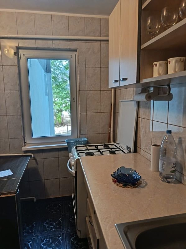 7784205276af47f180949910b934f324 De vanzare apartament cu 2 camere, parter, micro 13 B, 60.000 euro