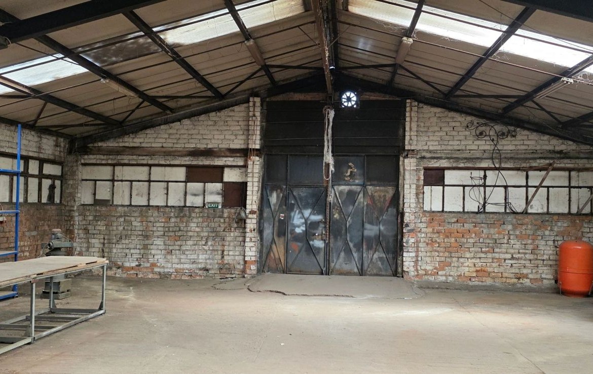 Hală de închiriat Sector 3 – Șos. Industriilor – 290 mp