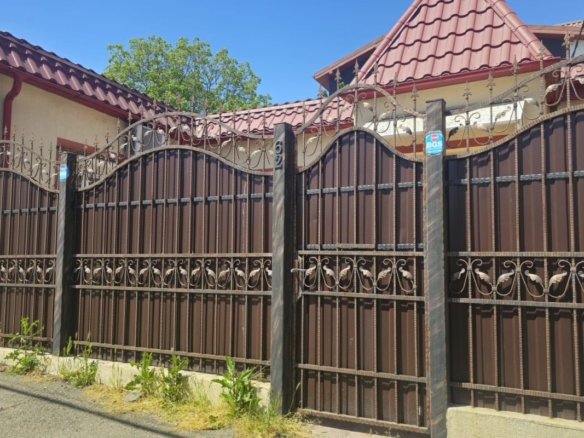 De vanzare casă individuală 3 camere Str. Vultur, 109.000 euro