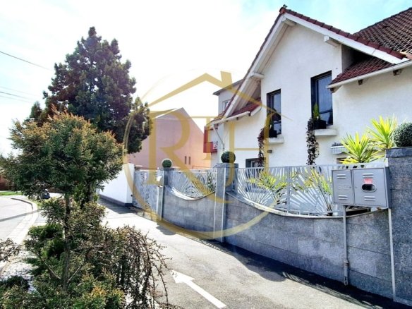 Oferim spre vanzare, proprietate deosebita, 7 camere, zona Modern 0% Comision