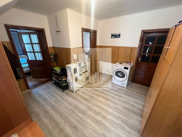 Casă spațioasă cu 2 apartamente, acces din 2 străzi – zona Lipovei
