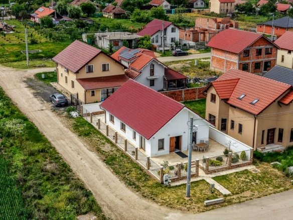 Casă nouă gata de mutat, în Tisa Nouă, la 14 km de Arad