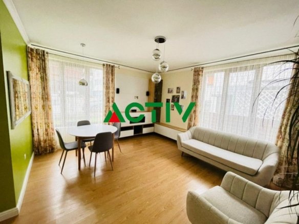 Casa cu 4 camere în duplex || Zona Străzii Câmpului
